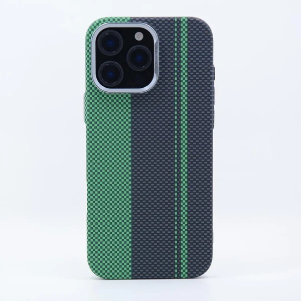 LindeCovers iPhone 14 Pro Carbon Cover - MagSafe Kompatibel 02 Green/Black
