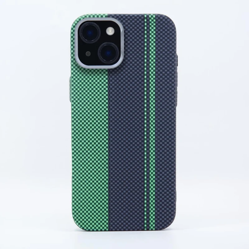 LindeCovers iPhone 14 Plus Carbon Cover - MagSafe Kompatibel 02 Green/Black