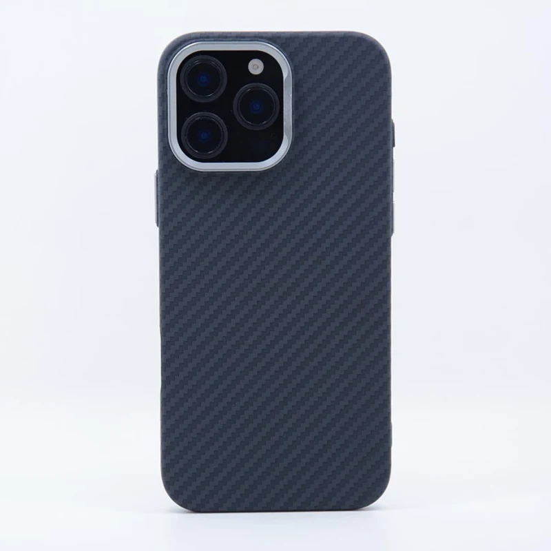 LindeCovers iPhone 15 Pro Carbon Cover - MagSafe Kompatibel 01 Black